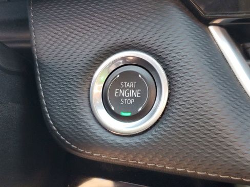 Used 2025 Chevrolet Equinox LT w/ Convenience Package II image 29