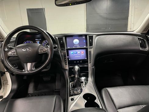 Used 2017 INFINITI Q50 2.0t w/ Moonroof Package AWD/4WD image 18