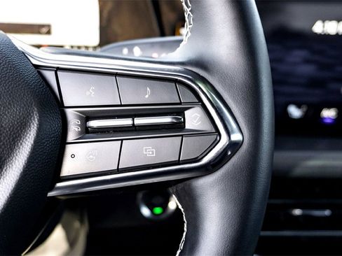 Used 2026 Chevrolet Traverse LT image 18