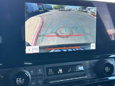 Used 2025 Toyota Grand Highlander FWD image 22