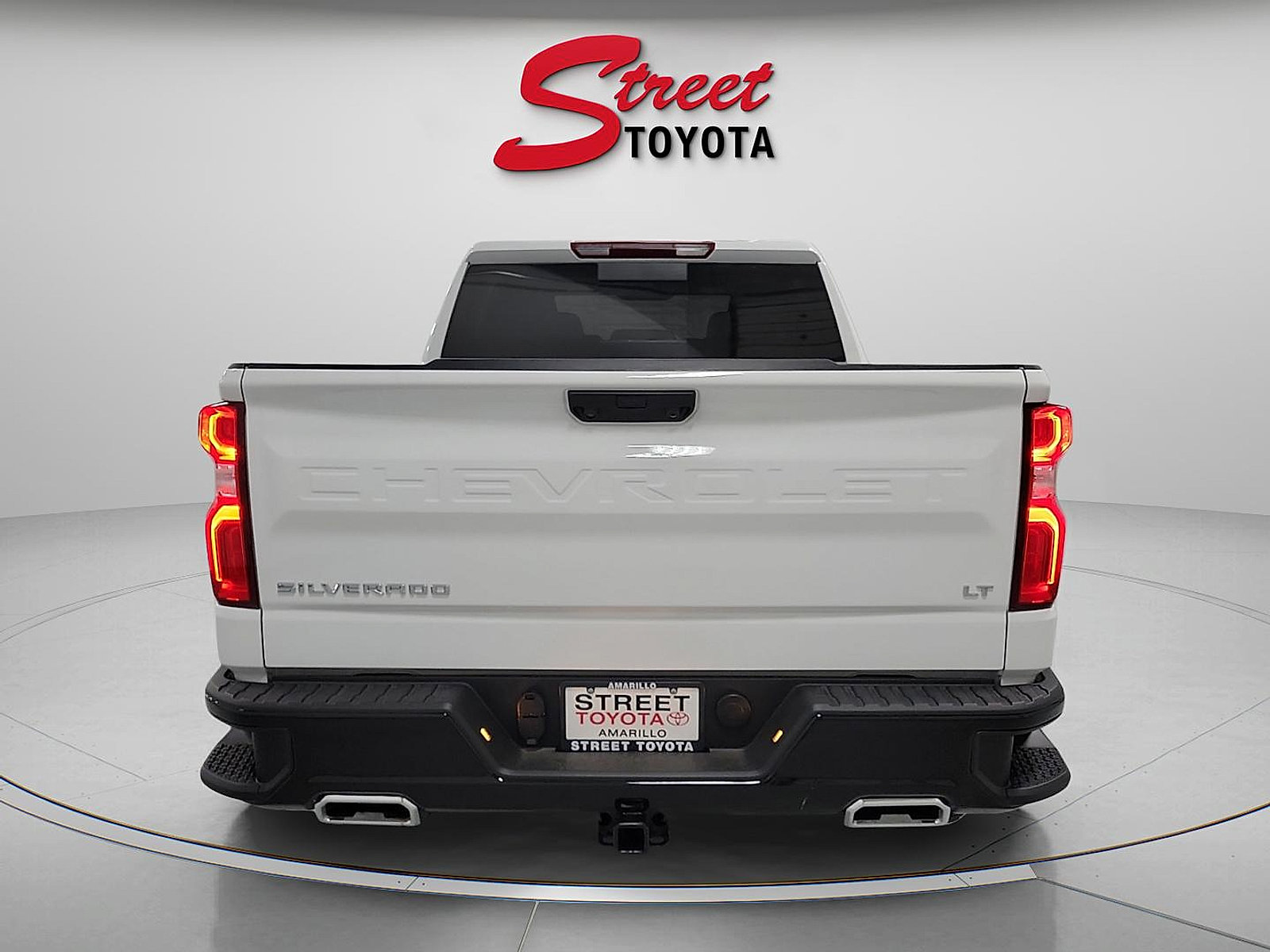 Used 2026 Chevrolet Silverado 1500 LT Trail Boss w/ Convenience Package II AWD/4WD image 3