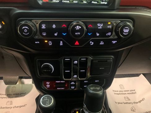 Used 2021 Jeep Wrangler Unlimited Rubicon AWD/4WD image 23