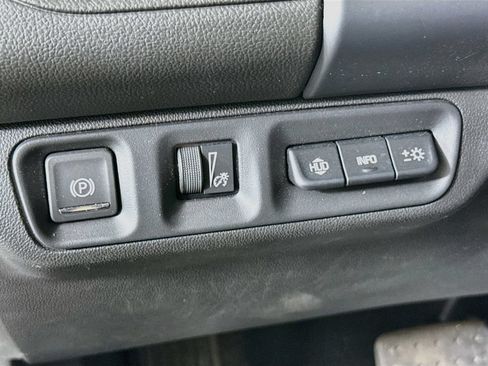 Used 2023 GMC Acadia Denali w/ Denali Ultimate Package FWD image 10