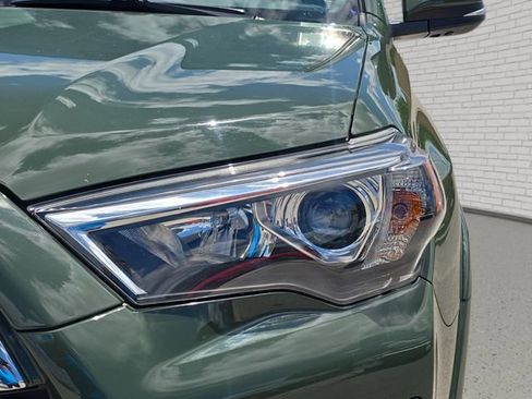 Used 2022 Toyota 4Runner Limited AWD/4WD image 32