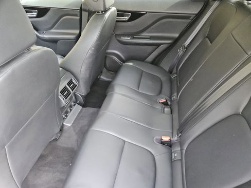 Used 2020 Jaguar F-PACE Premium AWD/4WD image 26