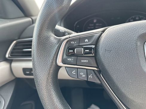 Used 2018 Honda Accord LX image 19
