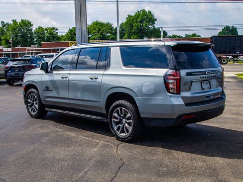 Used 2023 Chevrolet Suburban RST w/ Luxury Package AWD/4WD image 5