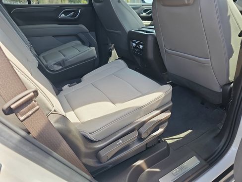 Used 2021 GMC Yukon SLT w/ SLT Luxury Plus Package image 11