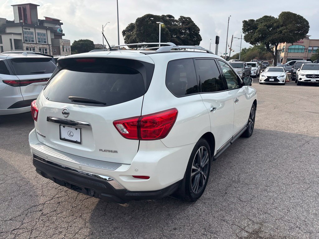 Used 2018 Nissan Pathfinder Platinum FWD image 5