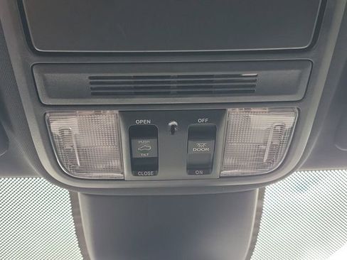 Used 2023 Honda Odyssey Sport image 25