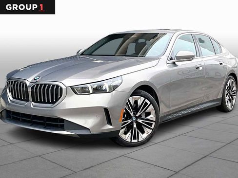 Used 2026 BMW 530i image 1