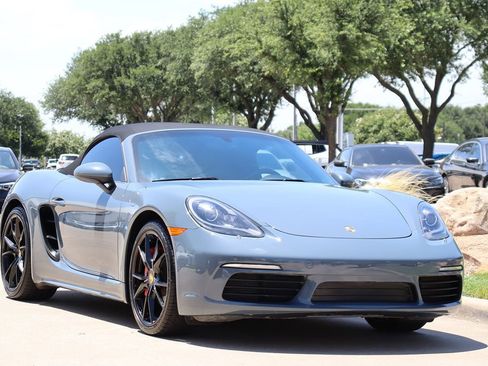 Used 2017 Porsche 718 Boxster S image 2