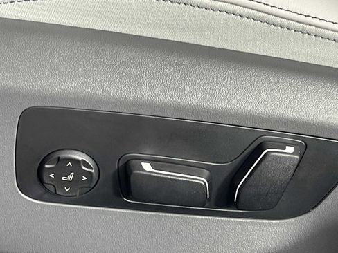 New 2026 BMW i5 eDrive40 image 16