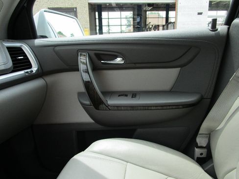 Used 2016 GMC Acadia SLT AWD/4WD image 15