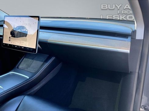Used 2022 Tesla Model Y Long Range AWD/4WD image 17
