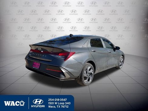 Used 2025 Hyundai Elantra Sport image 8