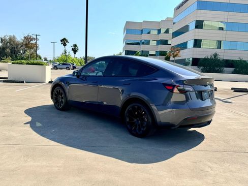 Used 2023 Tesla Model Y AWD image 11