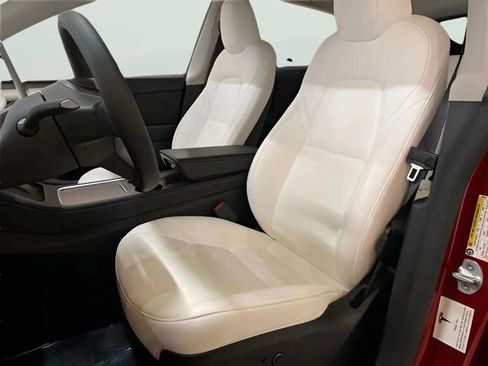 Used 2024 Tesla Model Y 2WD image 38