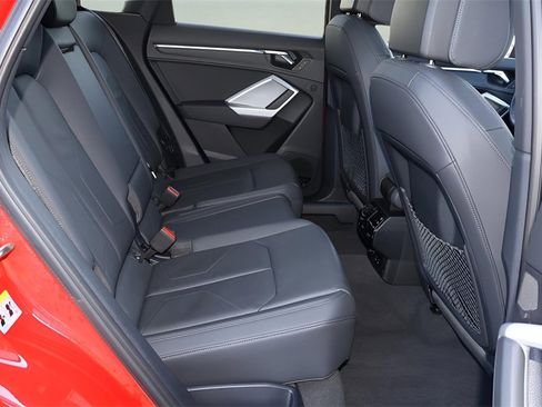 Used 2023 Audi Q3 2.0T Premium Plus image 17