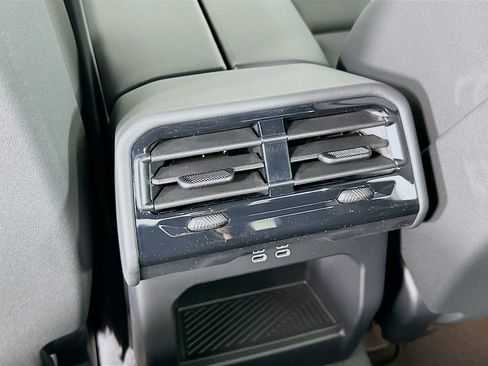 Used 2025 BMW 530i 530i w/ M Sport Package image 18