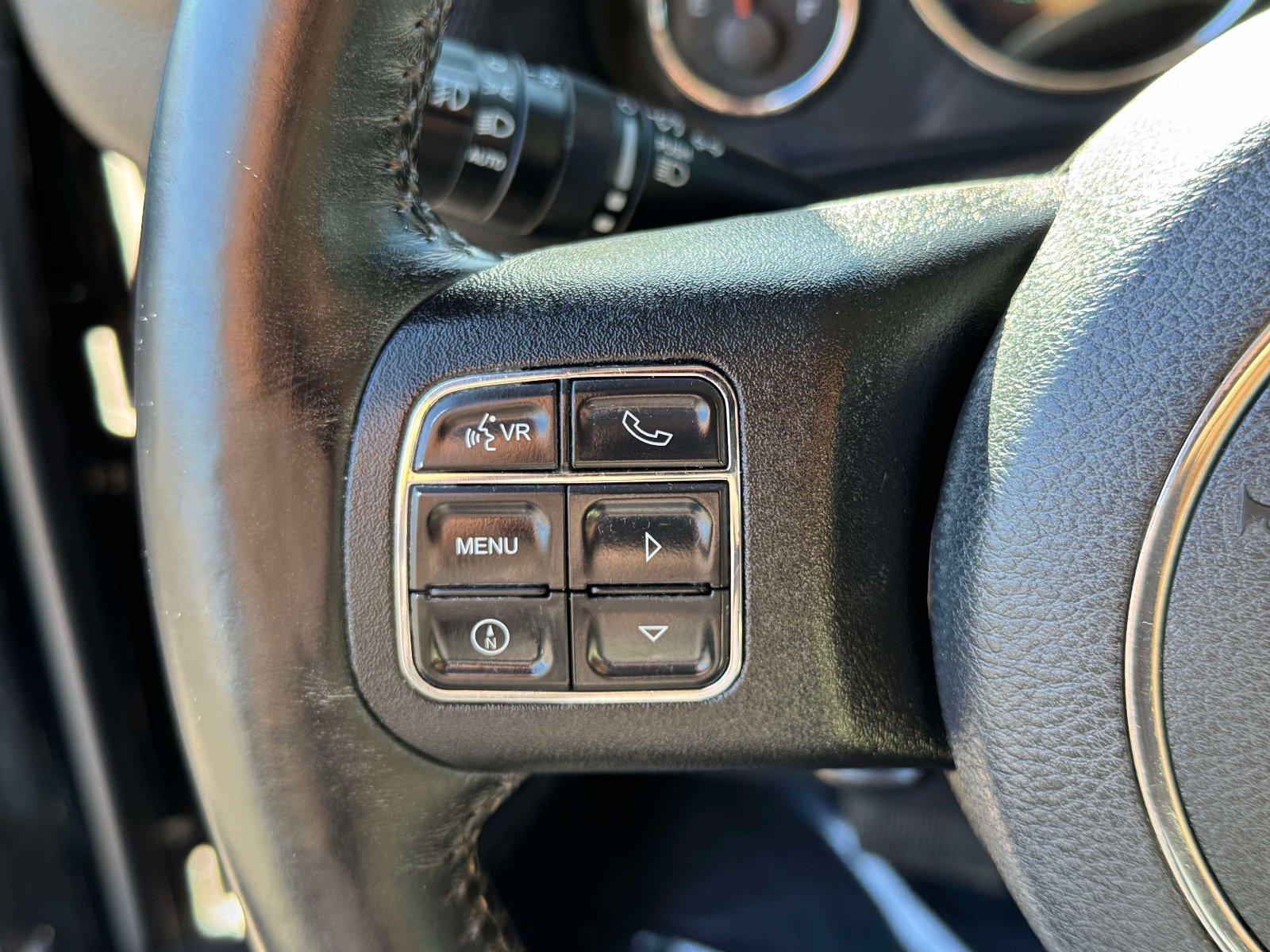 Used 2016 Jeep Wrangler Sahara w/ Connectivity Group AWD/4WD image 14
