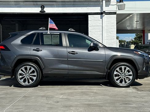 Used 2023 Toyota RAV4 XLE Premium image 3