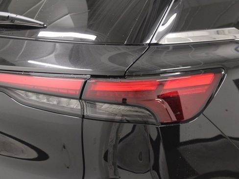 Certified 2025 INFINITI QX60 Luxe w/ Vision Package image 8