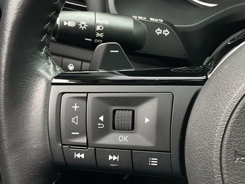 Used 2023 Nissan Rogue SL image 25