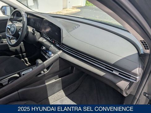 Certified 2025 Hyundai Elantra SEL FWD image 34