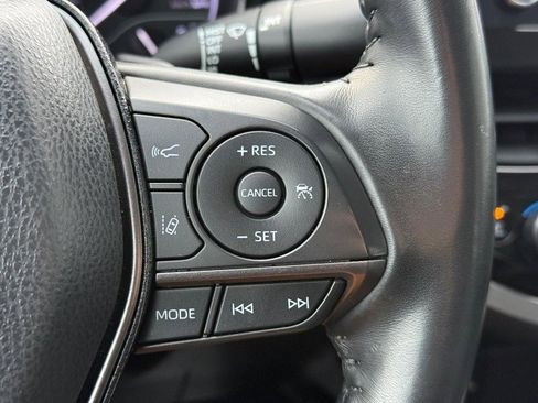 Used 2022 Toyota Camry SE image 21