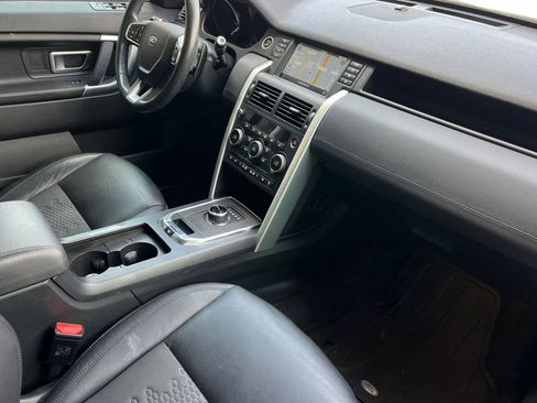 Used 2018 Land Rover Discovery Sport SE AWD/4WD image 18