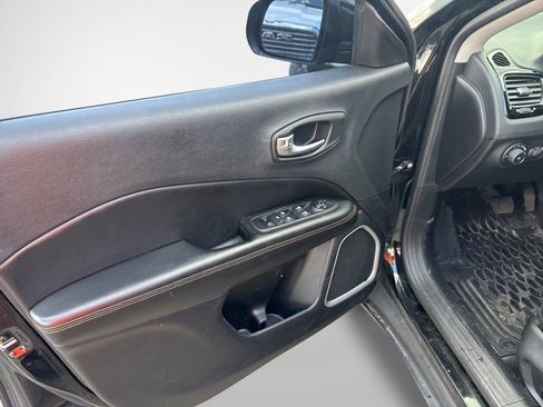 Used 2019 Jeep Compass Limited AWD/4WD image 14