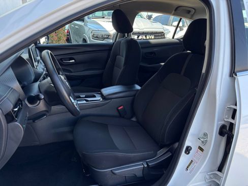 Used 2025 Nissan Sentra SV FWD image 30