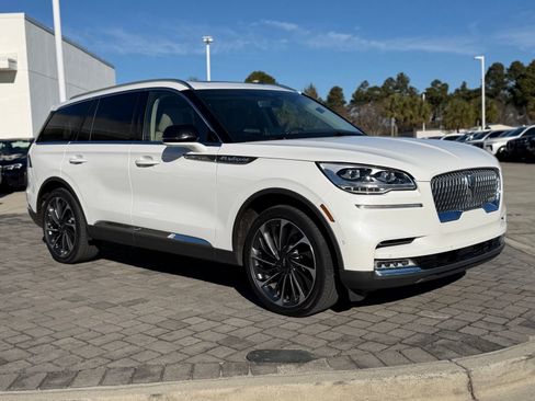 Used 2023 Lincoln Aviator Reserve w/ Equipment Group 201A image 7