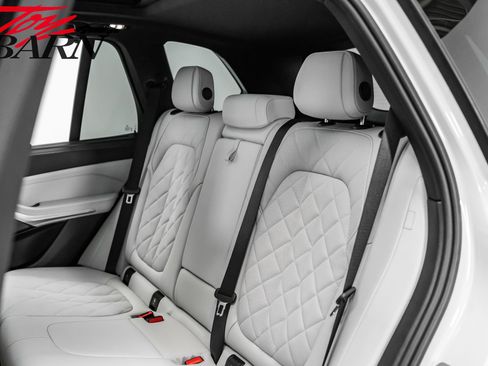 Used 2024 BMW X5 M60i image 50
