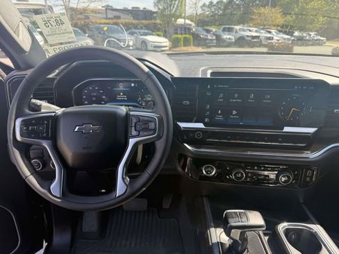 Used 2023 Chevrolet Silverado 1500 RST image 4