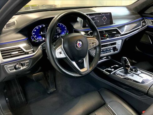 Used 2022 BMW ALPINA B7 xDrive w/ Luxury Rear Seating Package image 17