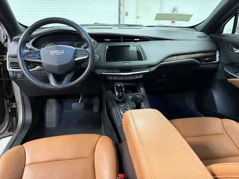 Used 2023 Cadillac XT4 Premium Luxury FWD image 28