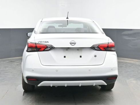 Used 2023 Nissan Versa S FWD image 13