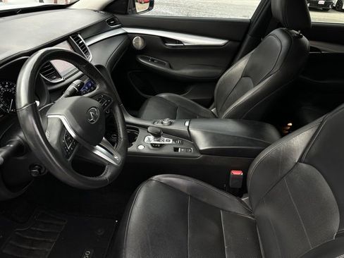 Used 2019 INFINITI QX50 Essential w/ Premium Heat Package image 35