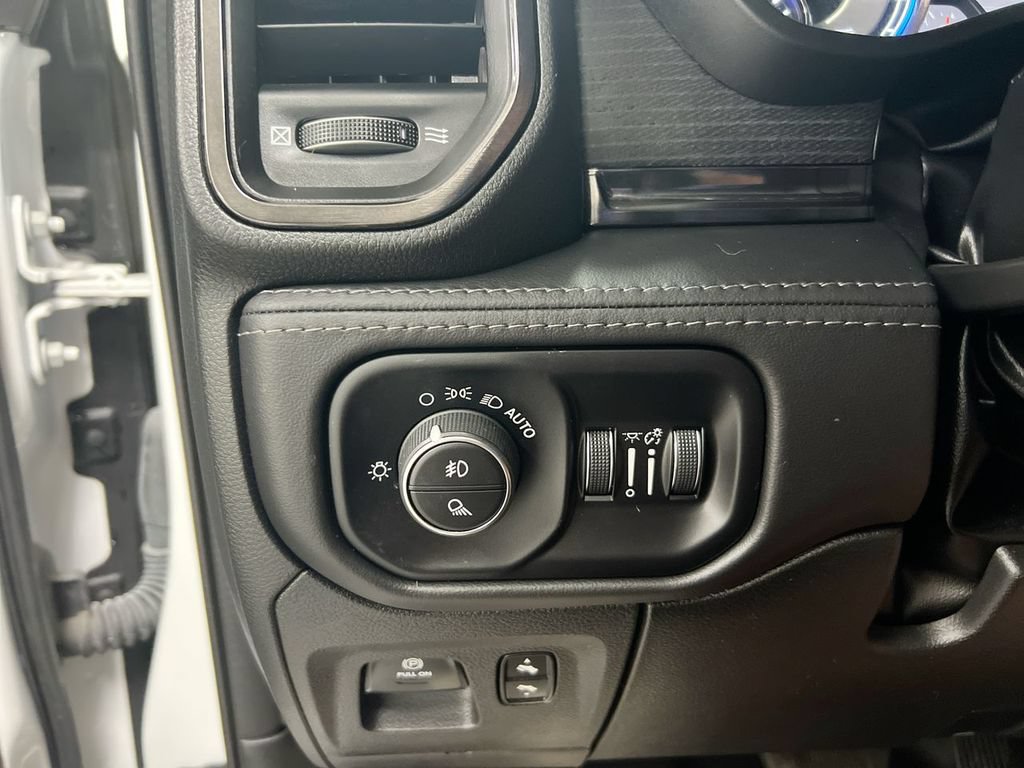 Used 2022 RAM 1500 Limited AWD/4WD image 19