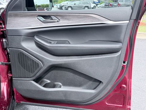 New 2026 Jeep Grand Cherokee L 2WD image 31