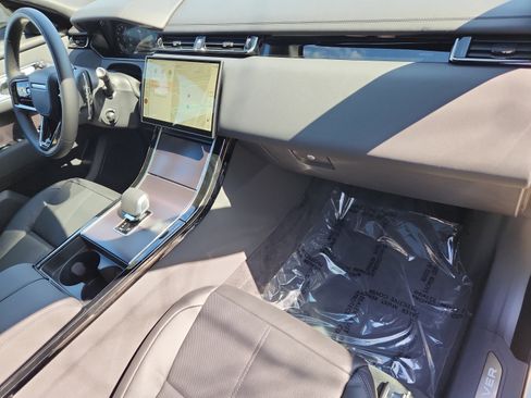 New 2026 Land Rover Range Rover Velar Dynamic SE image 27