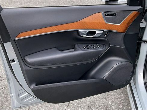 Used 2024 Volvo XC90 B5 Plus image 29