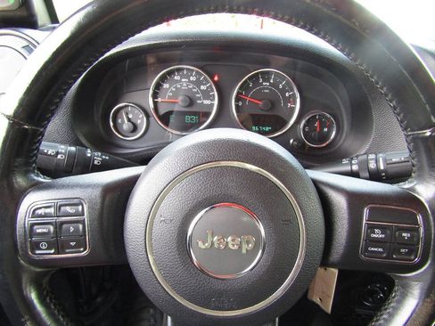 Used 2016 Jeep Wrangler Sport AWD/4WD image 9