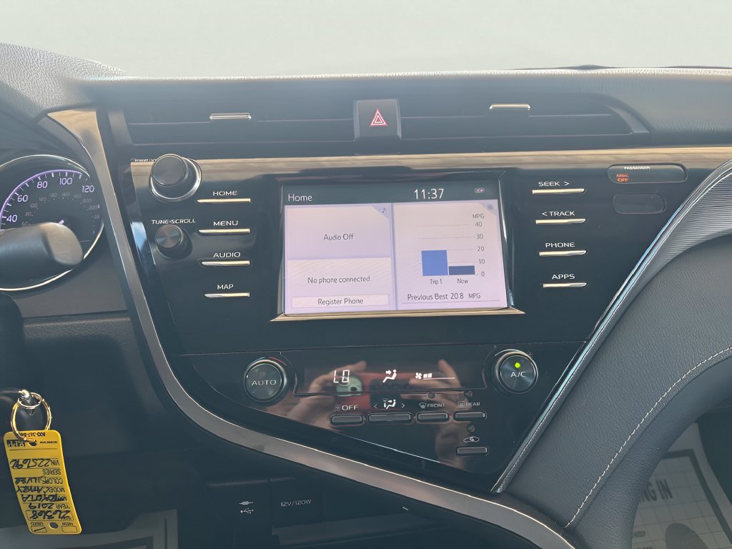 Used 2019 Toyota Camry SE FWD image 15