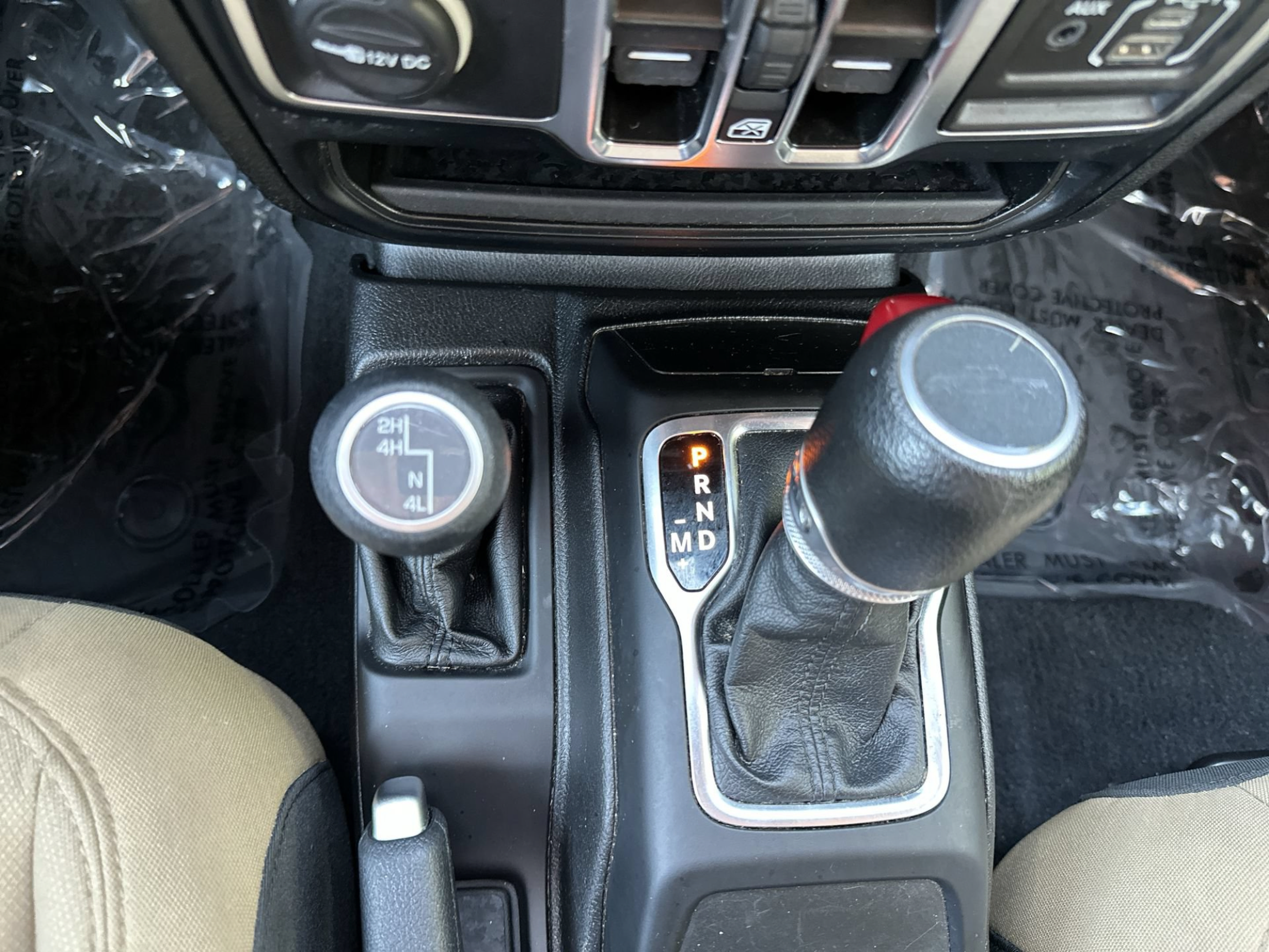 Used 2023 Jeep Gladiator Sport AWD/4WD image 19
