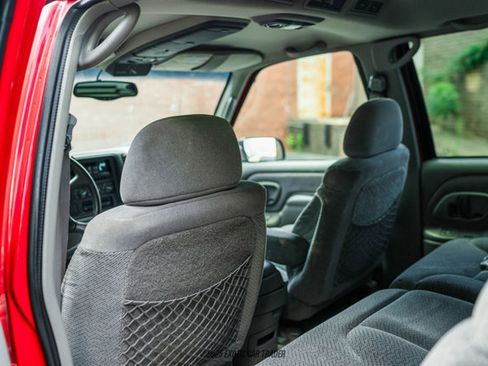 Used 1999 Chevrolet Tahoe LS image 29