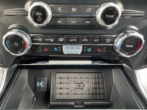 Certified 2023 Ford F150 Platinum w/ Equipment Group 701A High image 30