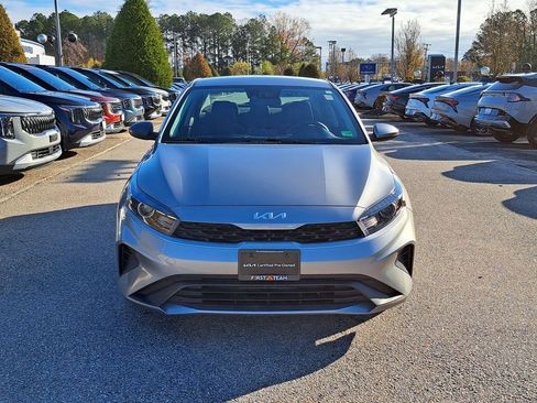 Used 2023 Kia Forte LXS image 3